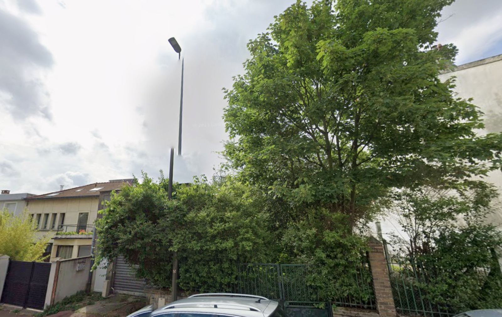 Image_, Terrain, Suresnes, ref :V10007220